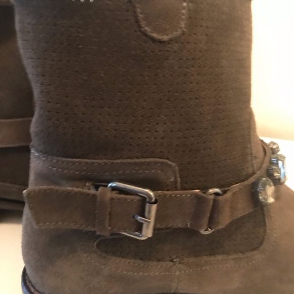 Kenzie ankle boots 8.5m Olive suede like new new stylish dress up/down comfy - Picture 9 of 15